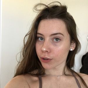 Meet your Posher, Claire